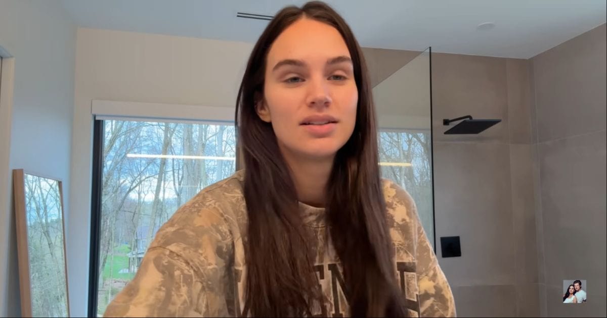 Pregnancy vlogger noticed viewers commenting on her itchy hands. One blood test later, doctors were rushing to deliver her baby early