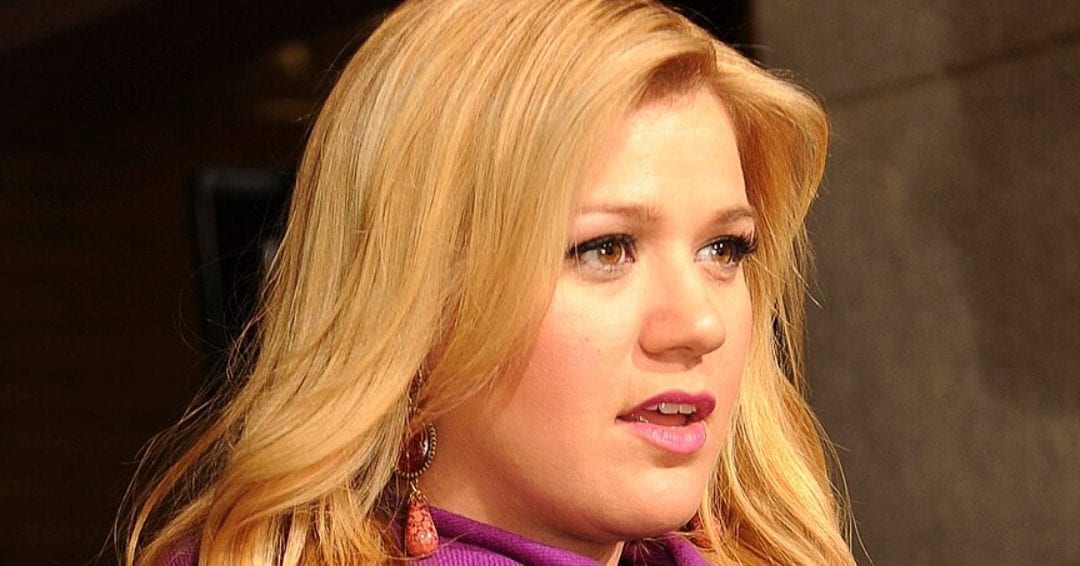 Sales rep implied Kelly Clarkson couldn't afford a $15,000 bird, but the store denied it. So she hit back with proof