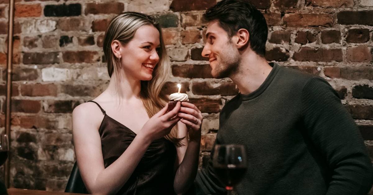 Man went to return girlfriend’s lipstick — then her dad unknowingly sent him to the restaurant where she was on a date with another guy
