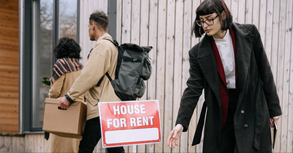 Landlord asked tenant to move out early so the owners could move back in. Once he did, landlord threatened legal action for breaking the lease