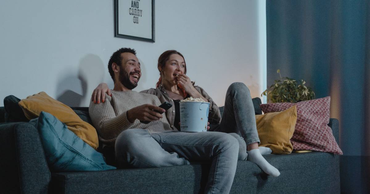 She watched a rom-com hero berate his girlfriend for using two knives to make a PB&J sandwich — then realized why her friend picked the film
