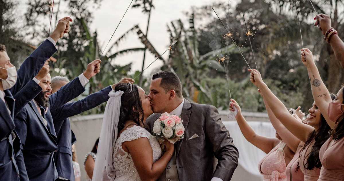 Strangers are now paying to attend weddings they weren't invited to and couples are saying yes 