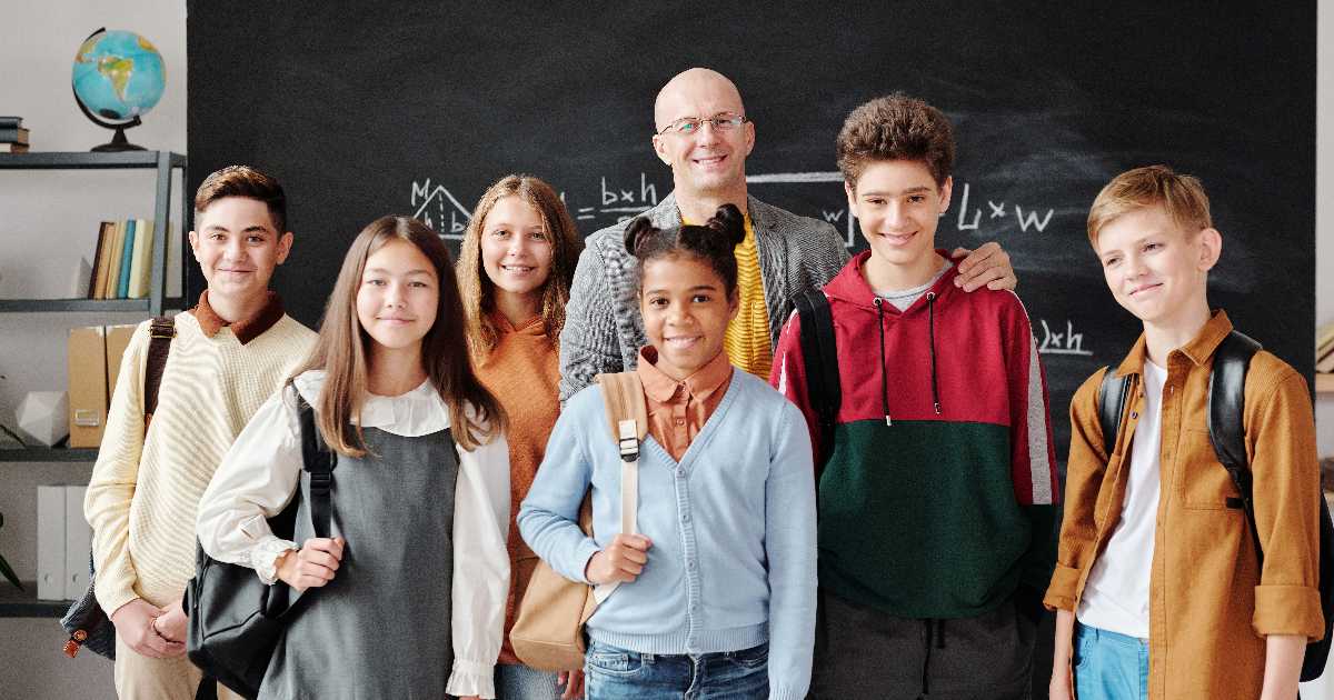 Principal rushes to break up school fight, discovers it was his favorite student's clever ploy