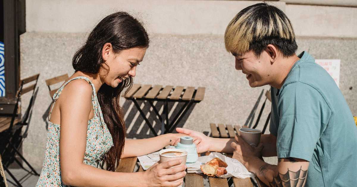 He called her another woman's name while ordering dessert on their first date. She knew it was a losing battle when she found out who 'Mabel' was