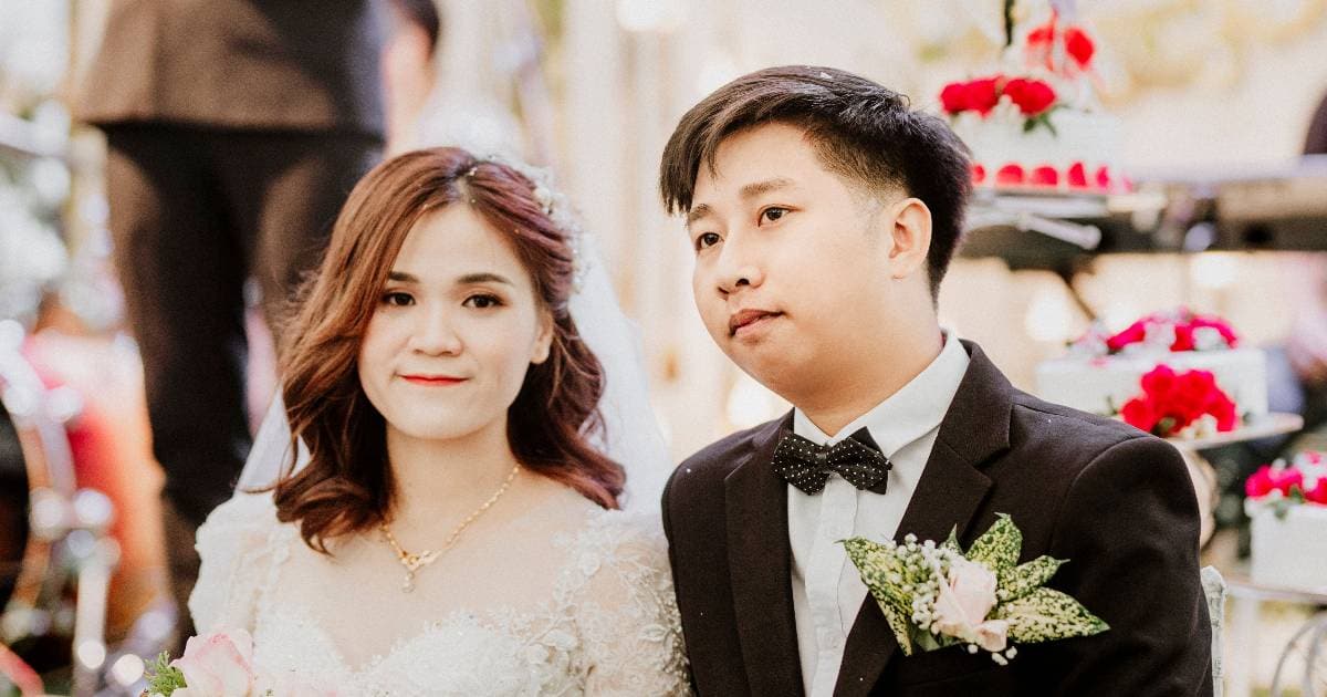 Mother-in-law brought dog to son's no-pets wedding despite being told not to — when staff asked her to remove him, she went one step further