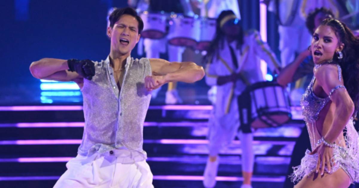 ‘DWTS’ drama heats up as Val fires back at Carrie after judge critiques wife Jenna’s dance