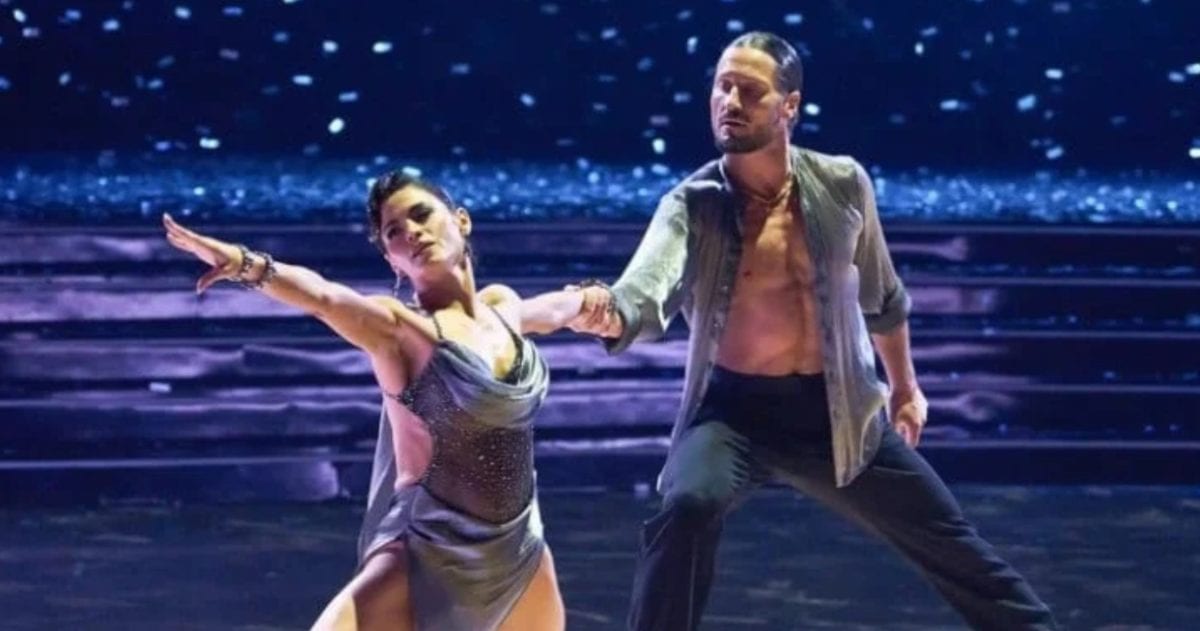A still from 'DWTS' Season 35 featuring Jenna Dewan and Val Chmerkovskiy (Cover Image Source: Disney | Photo by Eric McCandless)