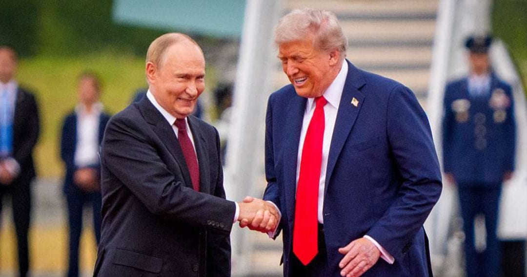 Online users criticized the post, raising concerns about Donald Trump’s growing relationship with Russian President Vladimir Putin (Andrew Harnik/Getty Images)