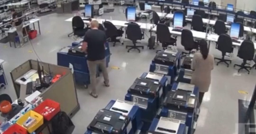 X users alleged that Maricopa County election workers tampered with sealed voting machines, reprogrammed memory cards and risked Election Day failures (@deepleaks/X)