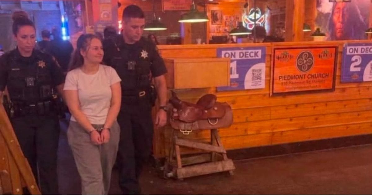 Fact Check: Was Gypsy Rose Blanchard arrested at Texas Roadhouse for murdering her husband?