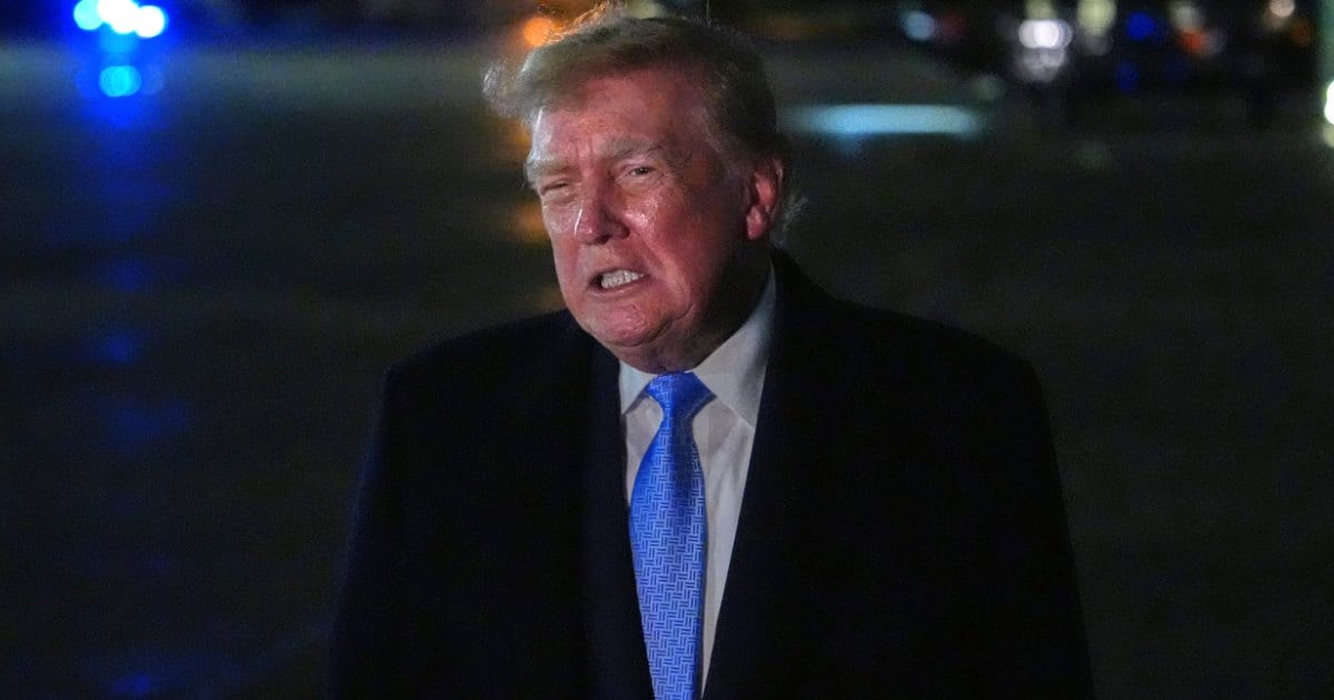 President Donald Trump speaks with reporters upon arriving, Sunday, September 27, 2026, at Joint Base Andrews, Md (AP Photo/Julia Demaree Nikhinson)