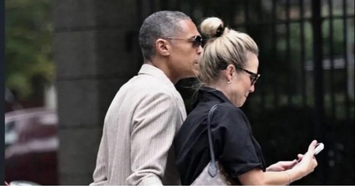 Fact Check: Did photos show Barack Obama walking with mystery white woman in New York City?