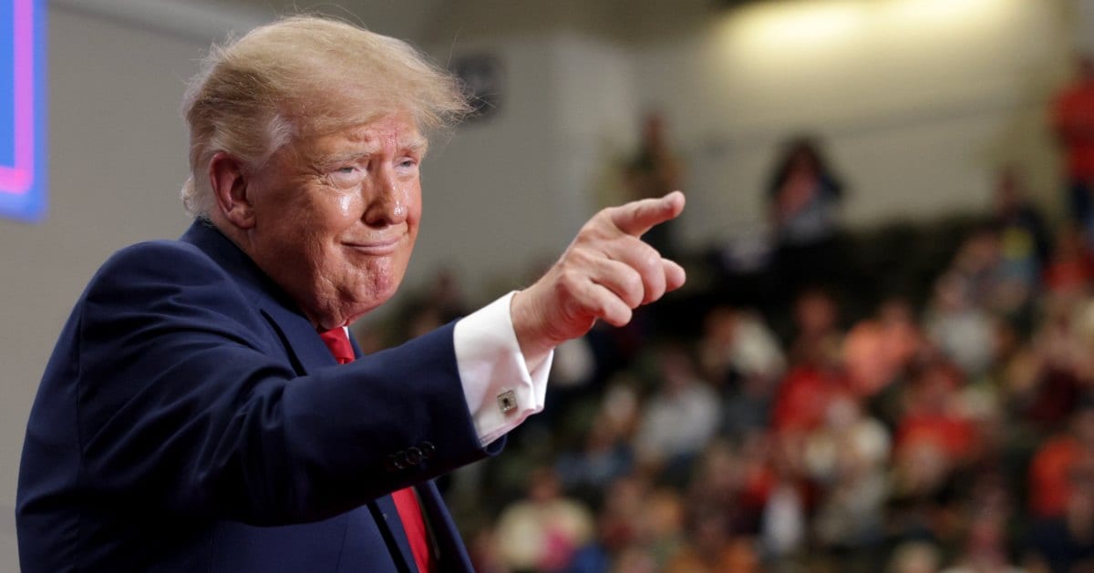 President Donald Trump delivers remarks during an election rally on October 25, 2026 (Alex Wong/Getty Images) 