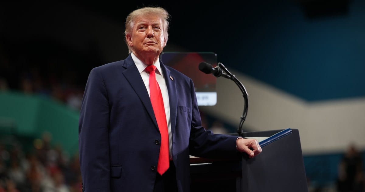 Trump mocks Hollywood as he considers tax breaks to save 'dying' film industry