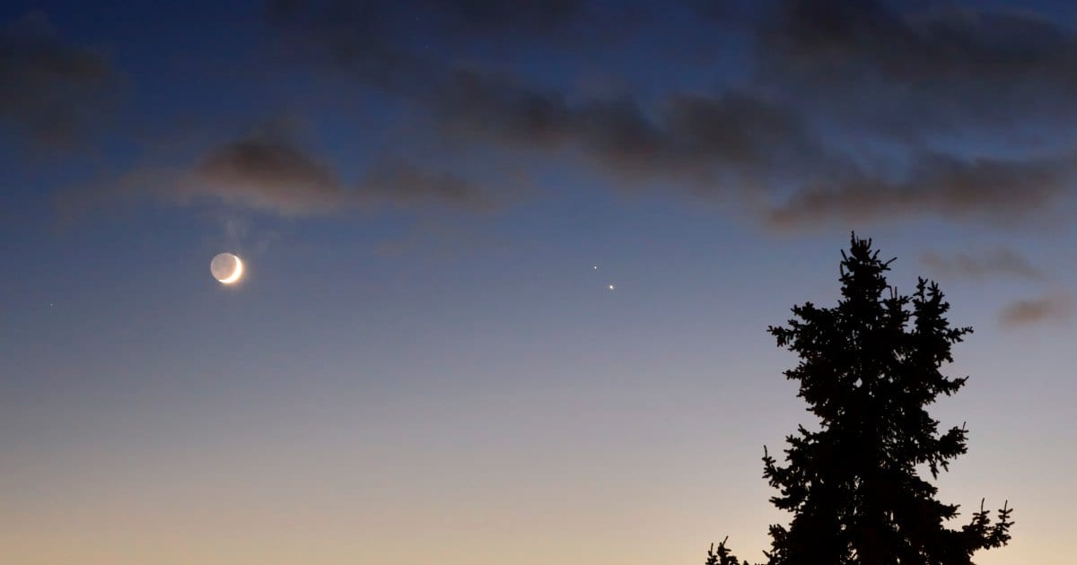 The Moon will glide by Saturn this weekend: When, where and how to watch it