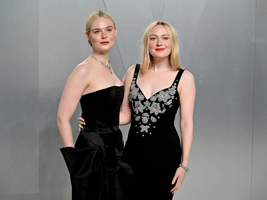 Dakota and Elle Fanning
