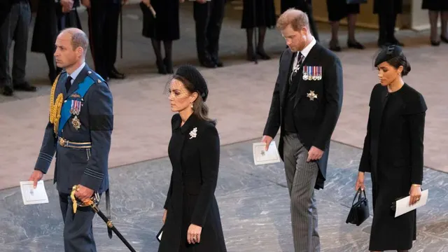 5 Photos That Show Just How Deep Prince Harry’s Feud With His Family Runs