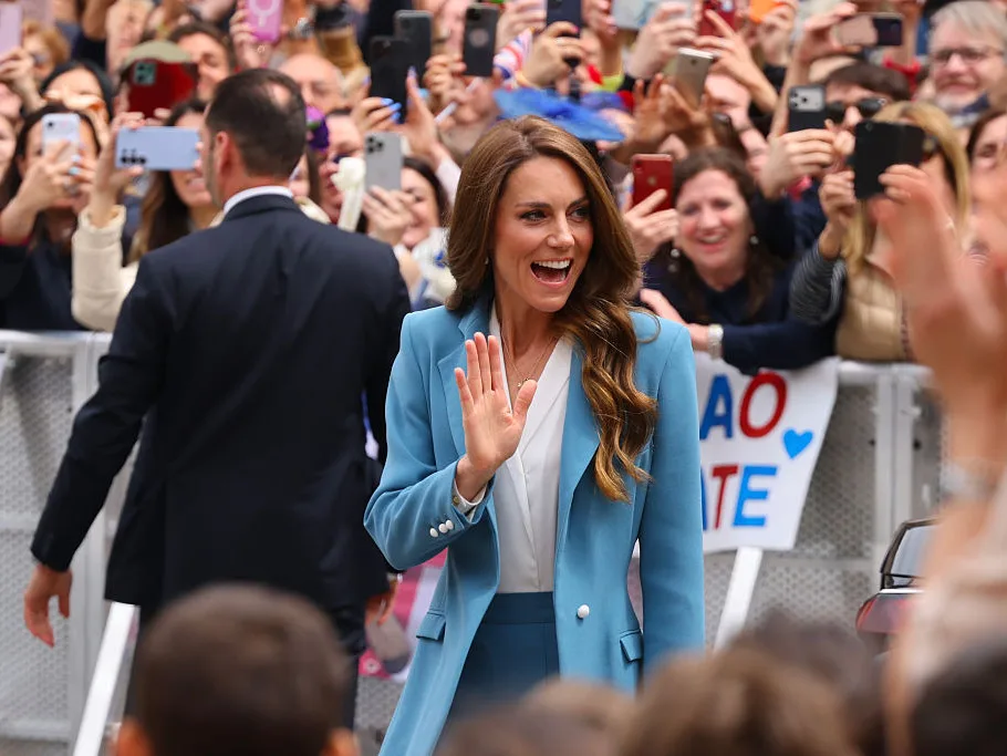 Kate Goes Solo in Italy