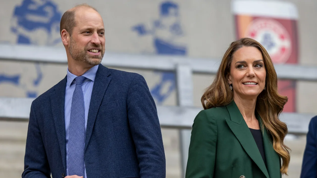 Prince William and Princess Kate during a visit to AMT Headingley Stadium in Leeds. (Cover Image Source: Getty Images | James Glossop - WPA Pool)