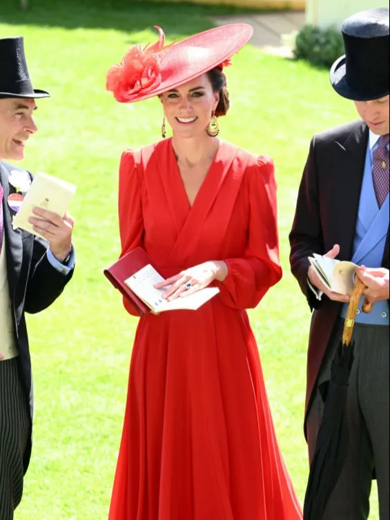 Scarlet Style Statement