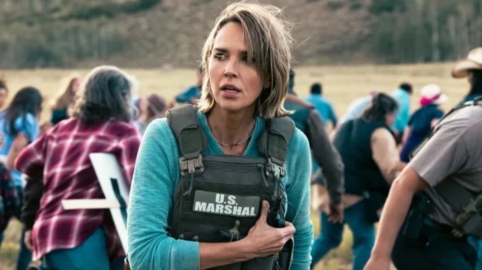 Arielle Kebbel as Isabel “Belle” Skinner