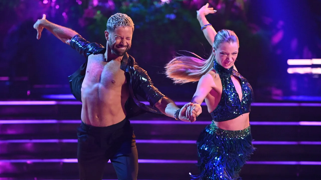 Amber Glenn and Pasha Pashkov