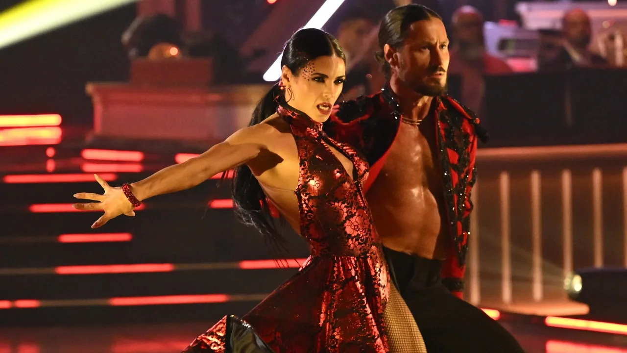 Jenna Dewan and Val Chmerkovskiy