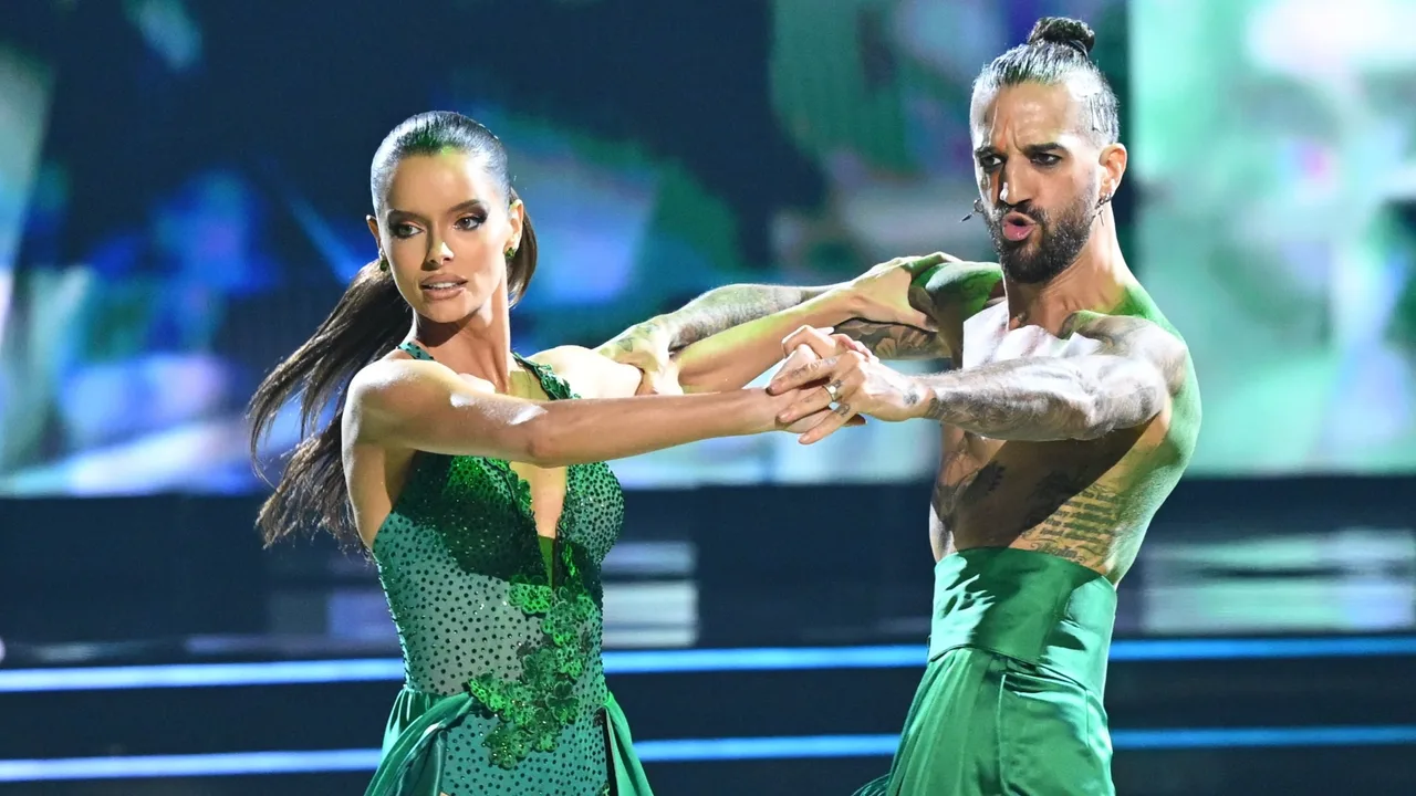 Maura Higgins and Mark Ballas