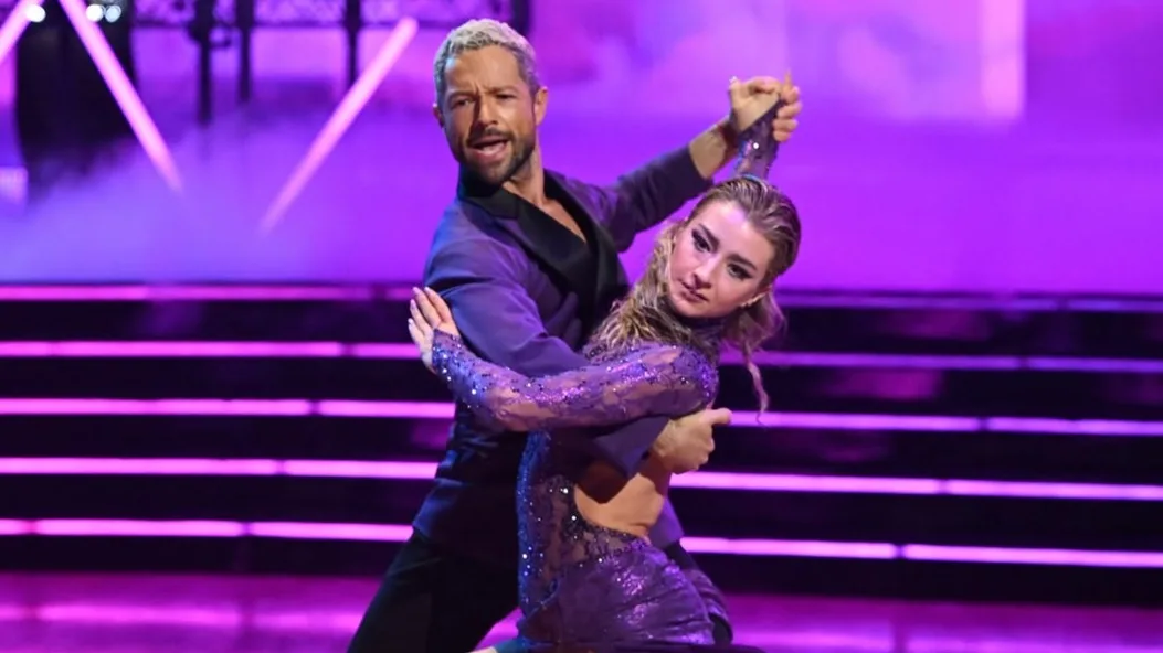 Amber Glenn and Pasha Pashkov