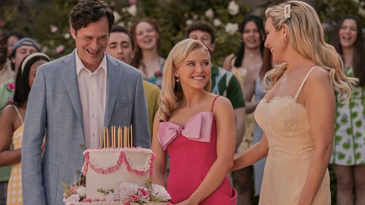June Diane Raphael and Tom Everett Scott