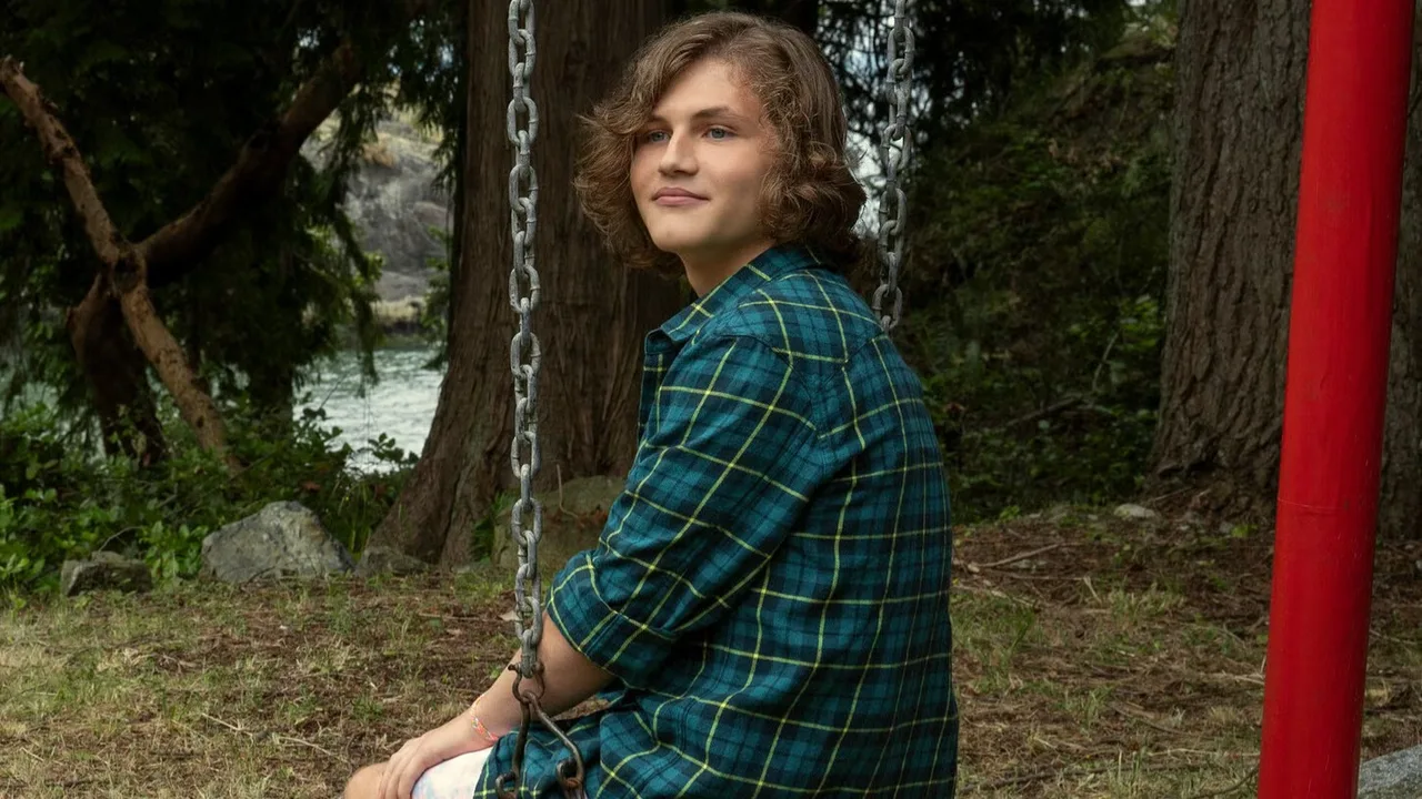 Blue Clarke as young Sam
