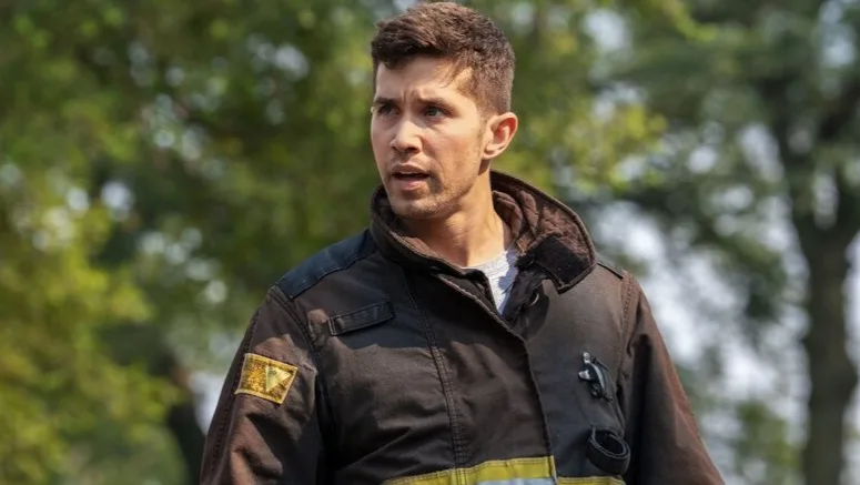 Brandon Larracuente as Sal Vasquez