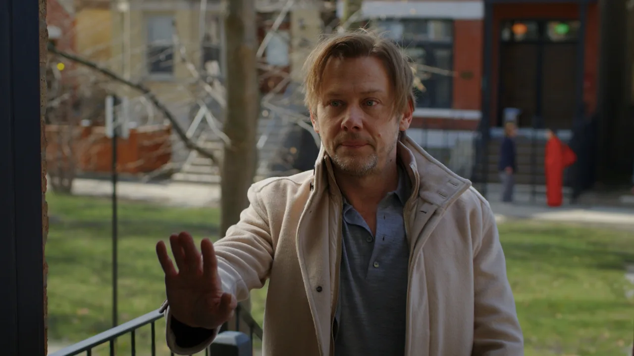 Jimmi Simpson as Ryan Holder