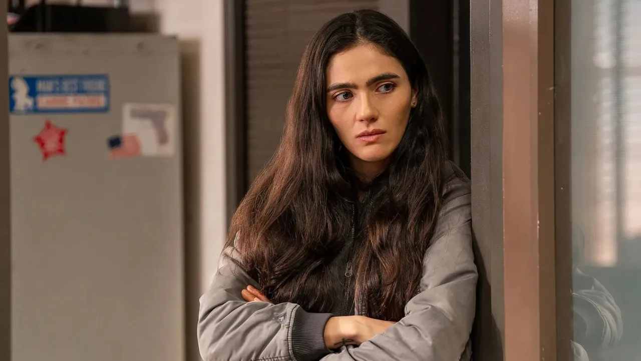 Arienne Mandi as Eva Imani: Returning