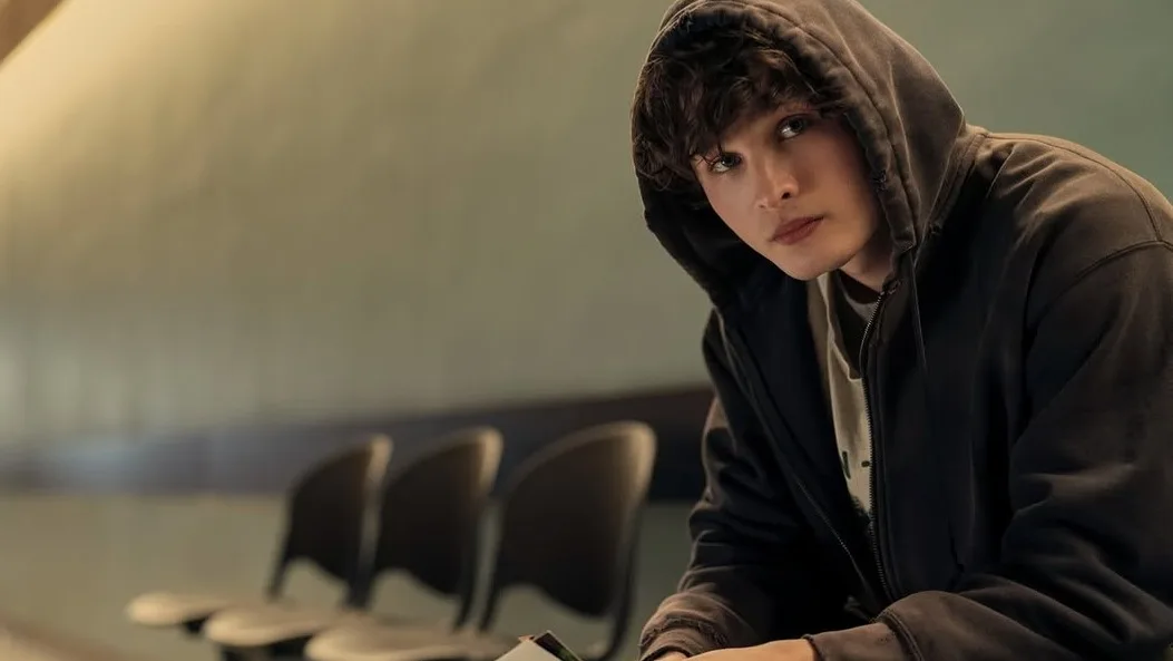 Jasper Jones as Keno