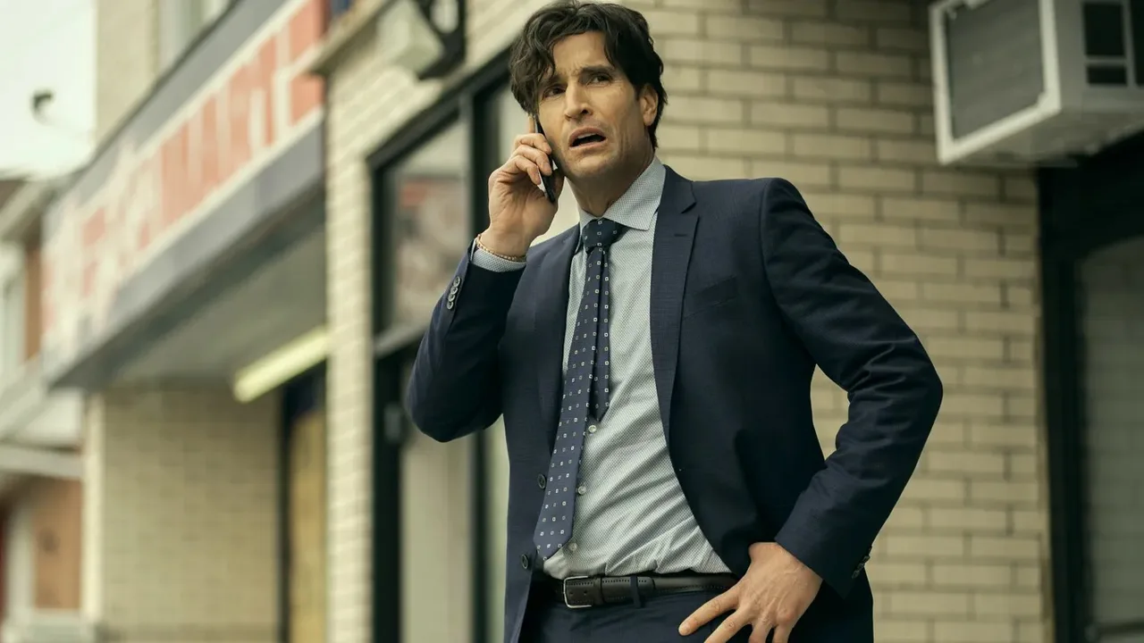 Matthew Del Negro as Pierce Woodrow