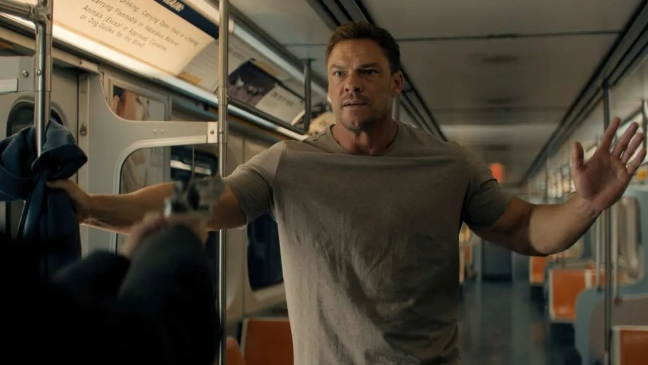 Alan Ritchson - Returning