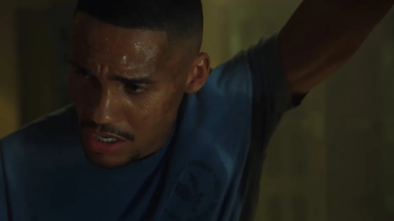 Adain Bradley as Malik Henderson