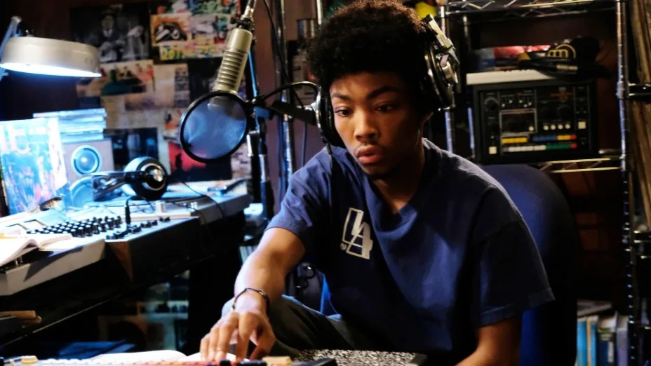 Asante Blackk as Lamar Kinsey