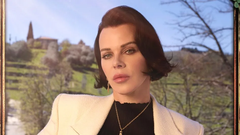 Debi Mazar