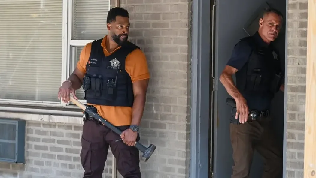 LaRoyce Hawkins and Jason Beghe
