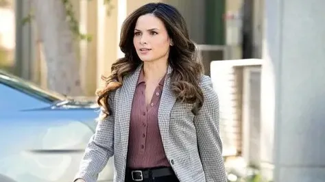 Katrina Law as Jessica Knight