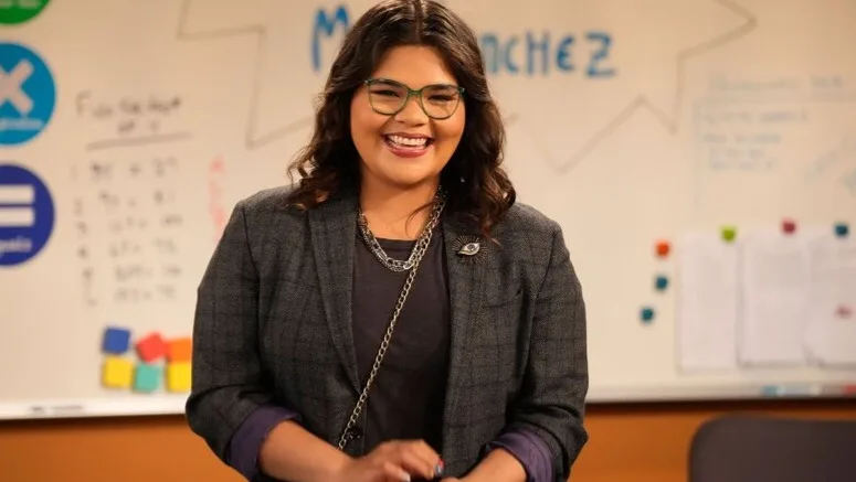 Belissa Escobedo as Isabella