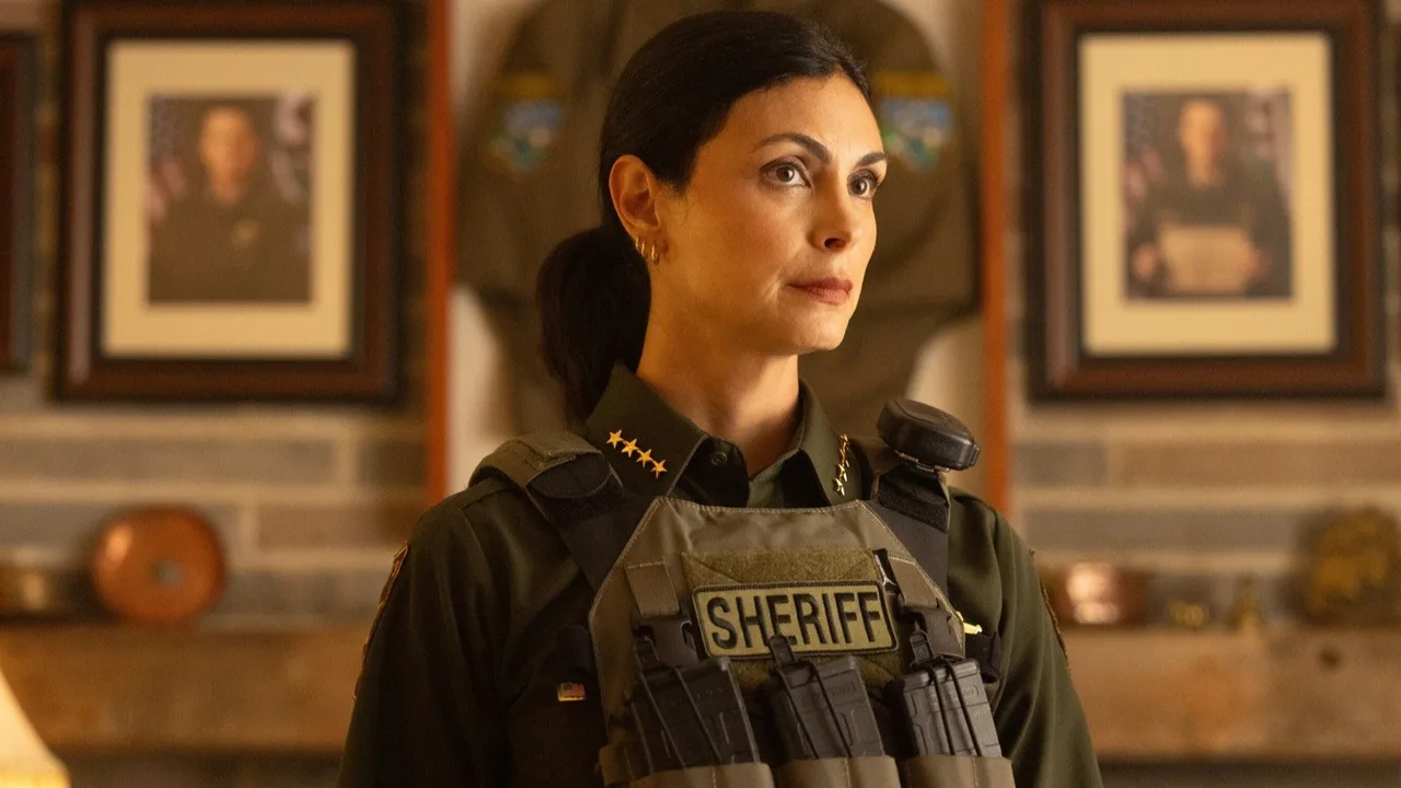 Morena Baccarin as Mickey Fox