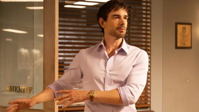 Christopher Gorham as Travis Fraley