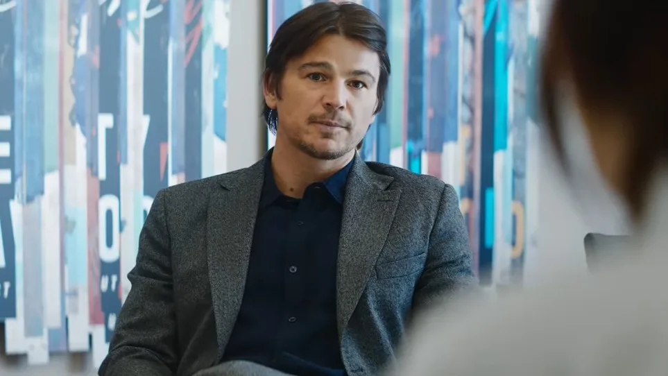 Josh Hartnett as Jeremy Crawford