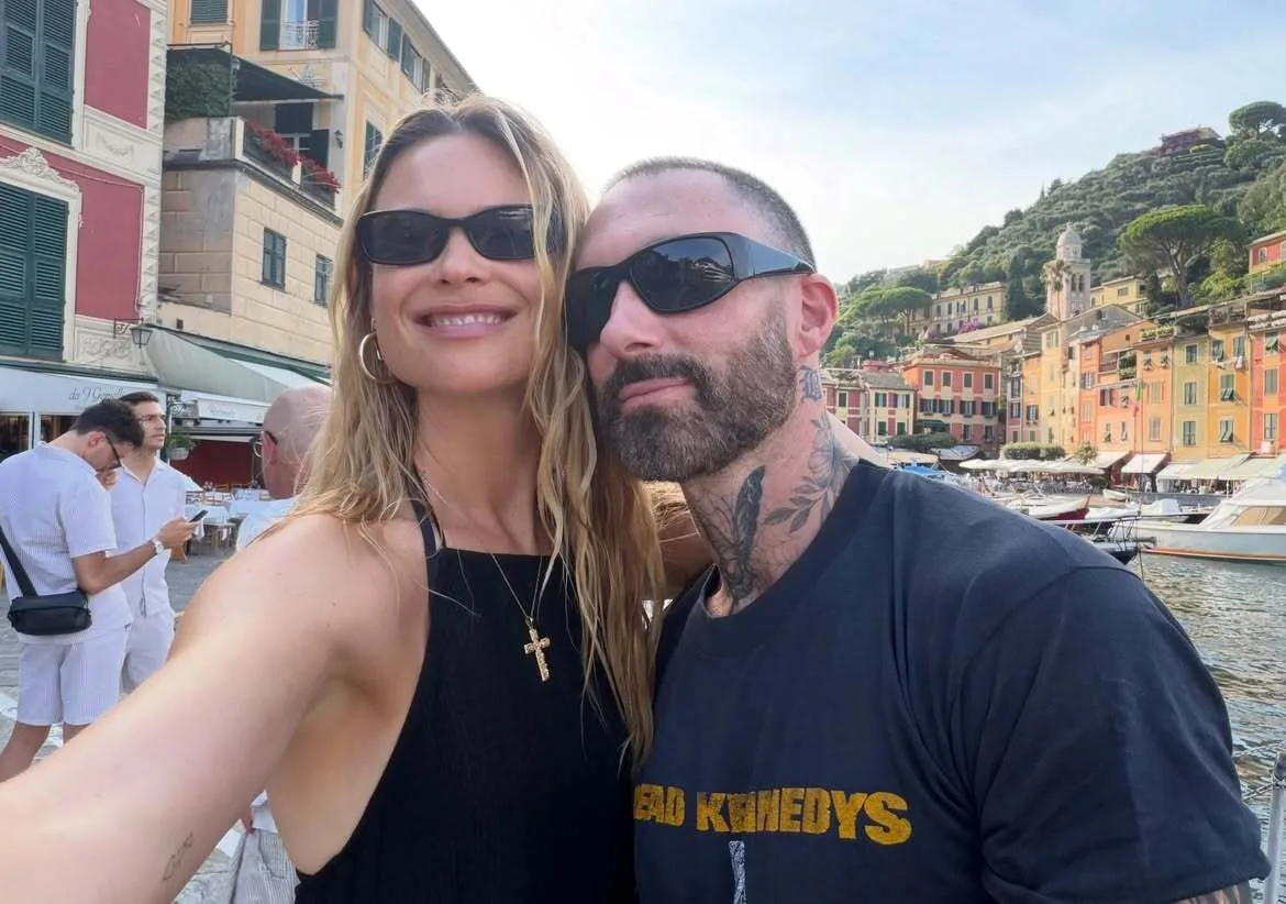 Behati Prinsloo and Adam Levine pose for cozy selfie