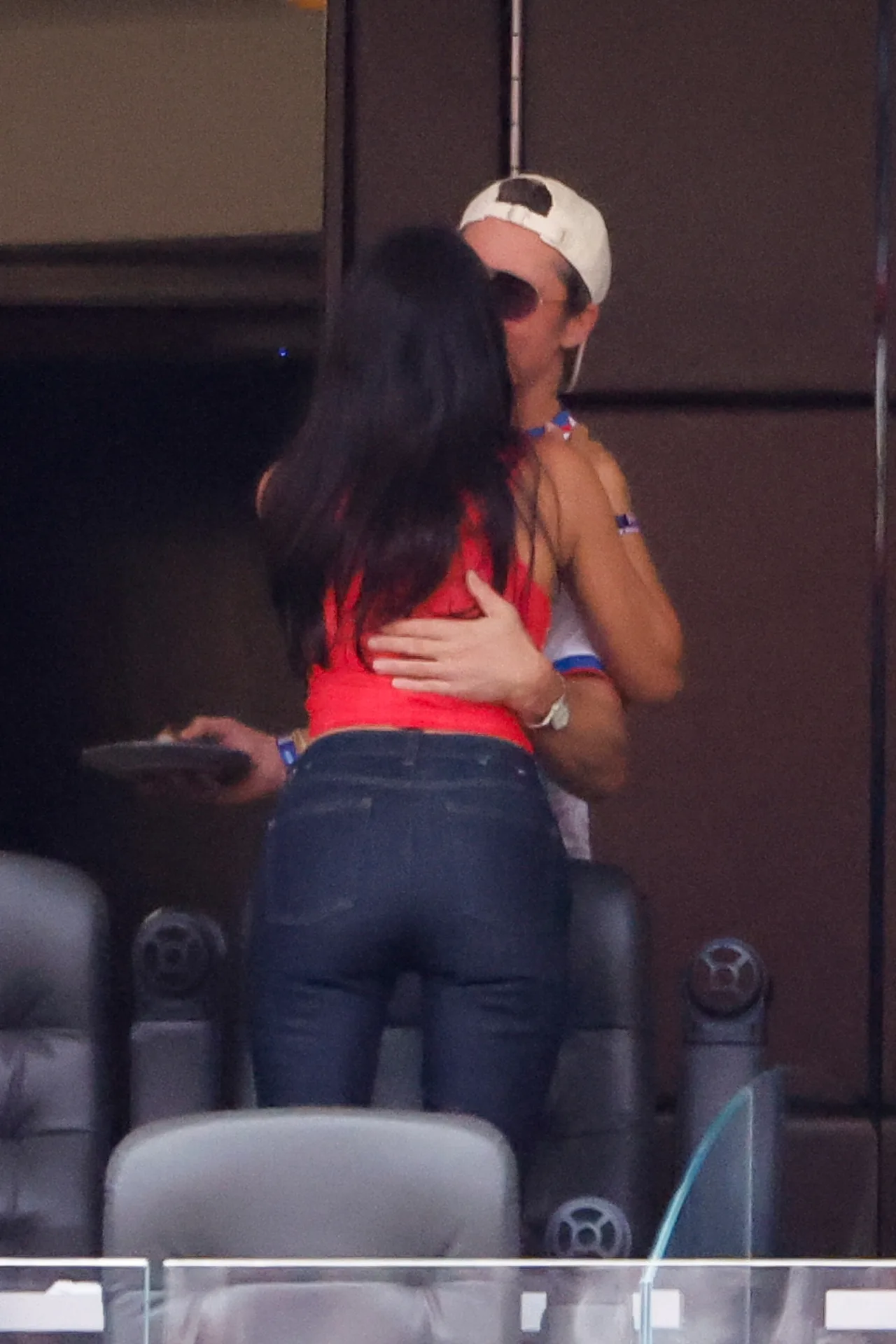 Brad Pitt can’t keep his hands off Ines de Ramon in sweet kissing photos