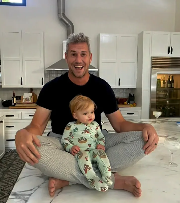 Ant Anstead shares sweet photo with baby Hudson