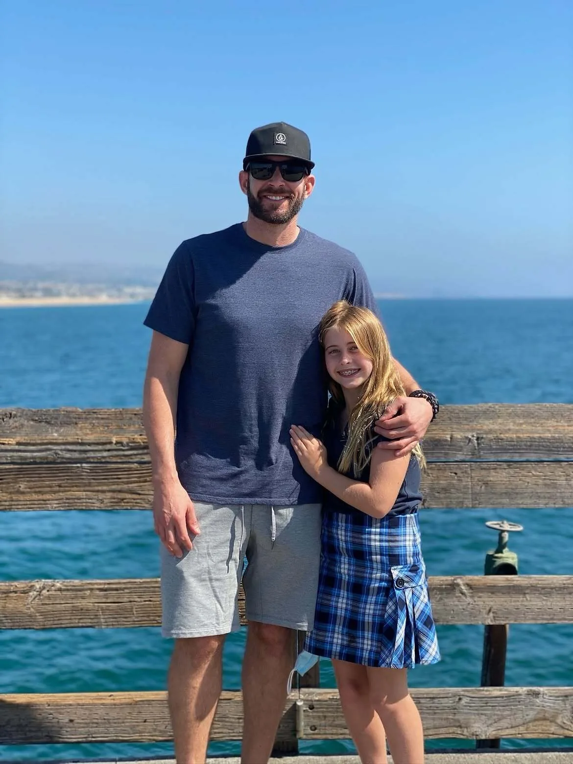 Tarek El Moussa and Taylor share warm moment by the sea